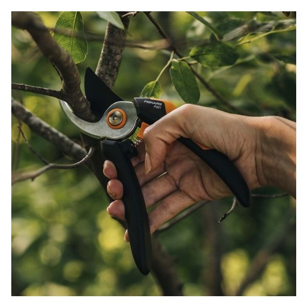 Fiskars oksakäärid Solid M P321